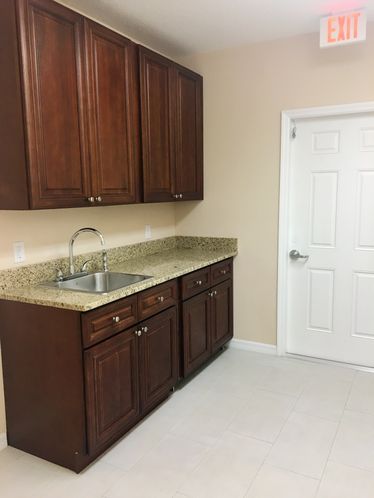 Hunter's Creek Professional Park: 3222 Hillsdale Ln, Kissimmee, FL 34741
